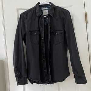 American Eagle black button up shirt